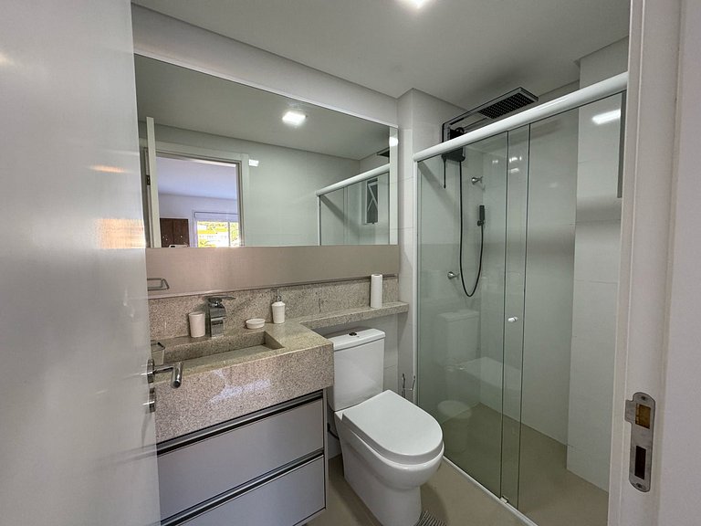 Cód 105 · Apartamento térreo bem equipado