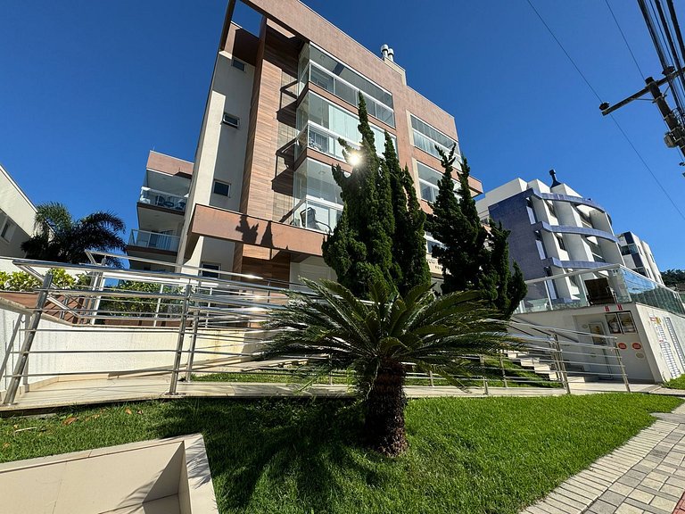 Cód 105 · Apartamento térreo bem equipado