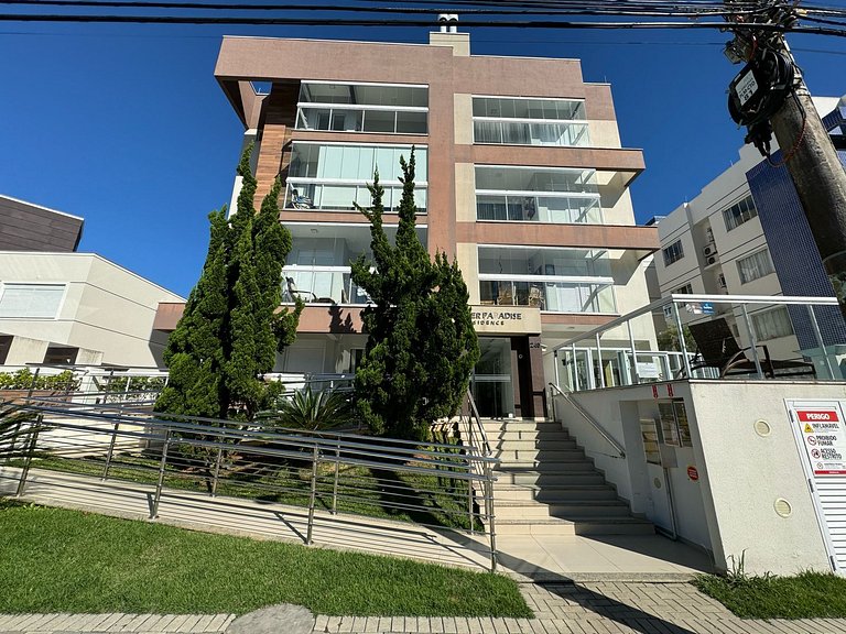 Cód 105 · Apartamento térreo bem equipado