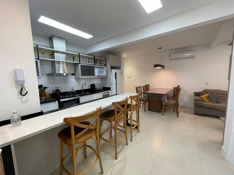 Cód 108 - Apartamento exuberante á 250 m do mar