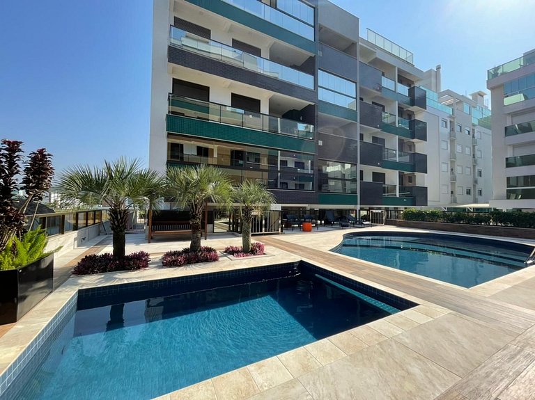 Cód 108 - Apartamento exuberante á 280 m do mar