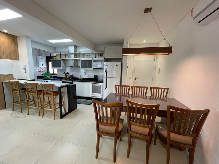 Cód 108 - Apartamento exuberante á 280 m do mar