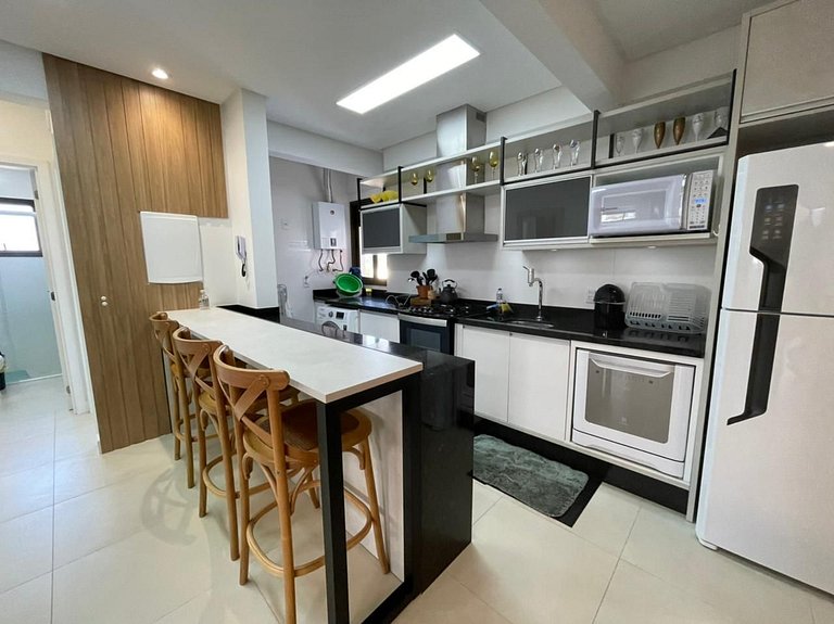 Cód 108 - Apartamento exuberante á 280 m do mar