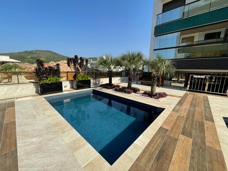 Cód 108 - Apartamento exuberante á 280 m do mar