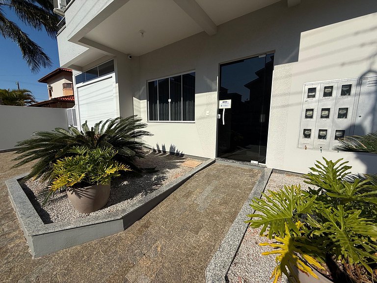 Cód 103 - Apto térreo a 50m do mar na Zona Sul