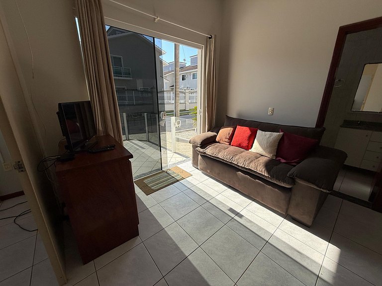 Cód 103 - Apto térreo a 50m do mar na Zona Sul