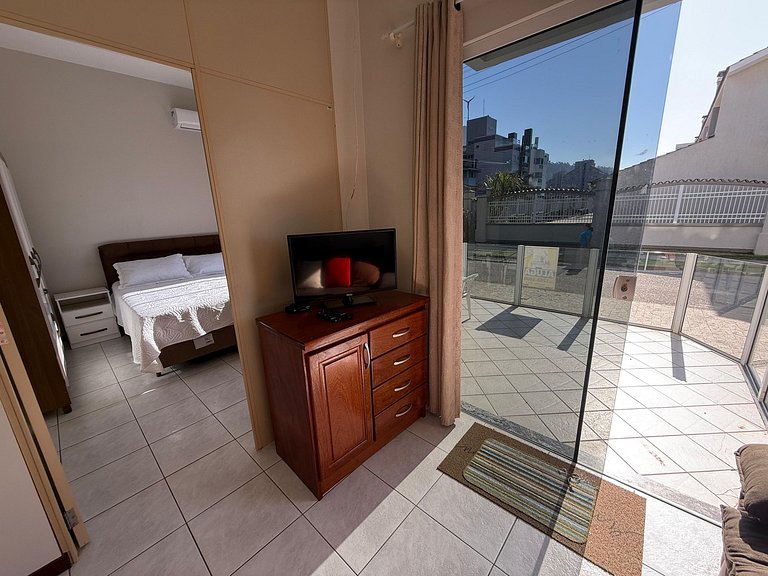 Cód 103 - Apto térreo a 50m do mar na Zona Sul