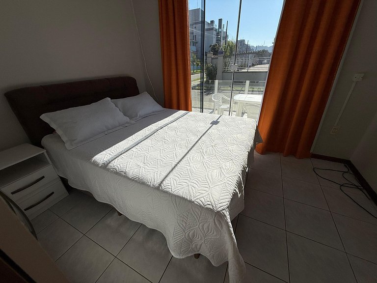 Cód 103 - Apto térreo a 50m do mar na Zona Sul