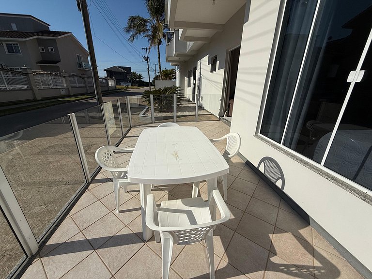 Cód 103 - Apto térreo a 50m do mar na Zona Sul