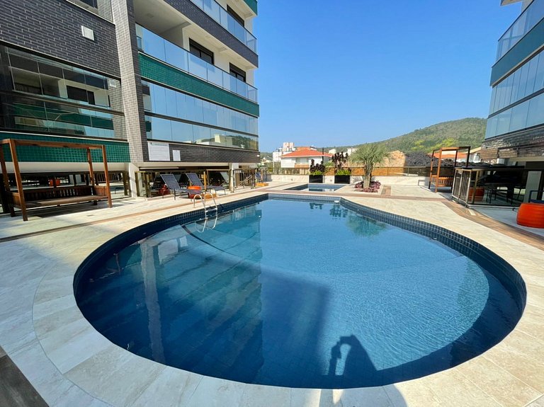 Cód 110 - Apartamento espetacular à 250m do mar