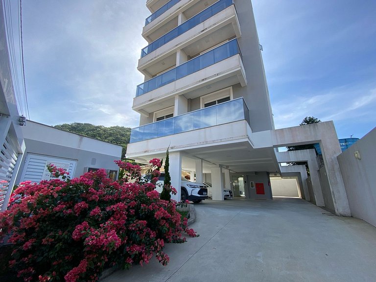 Cód 111 - Apartamento 3 dormitórios na villa da Praia de Pal