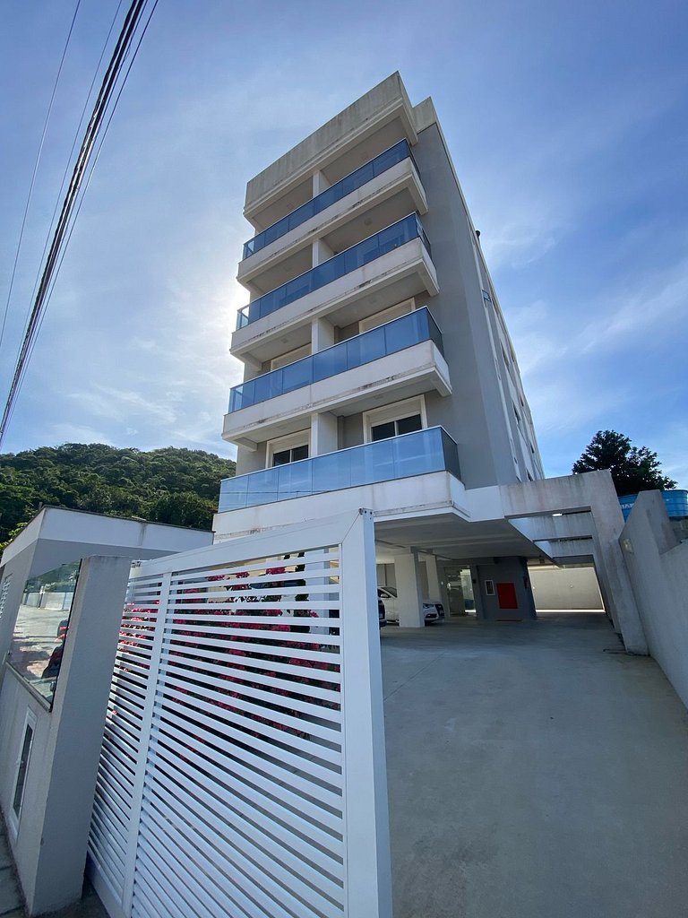 Cód 111 - Apartamento 3 dormitórios na villa da Praia de Pal