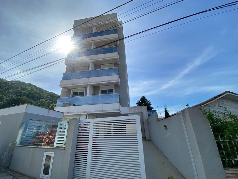 Cód 111 - Apartamento 3 dormitórios na villa da Praia de Pal