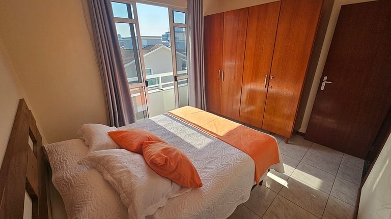 Cód 118- Apartamento á 50m do mar