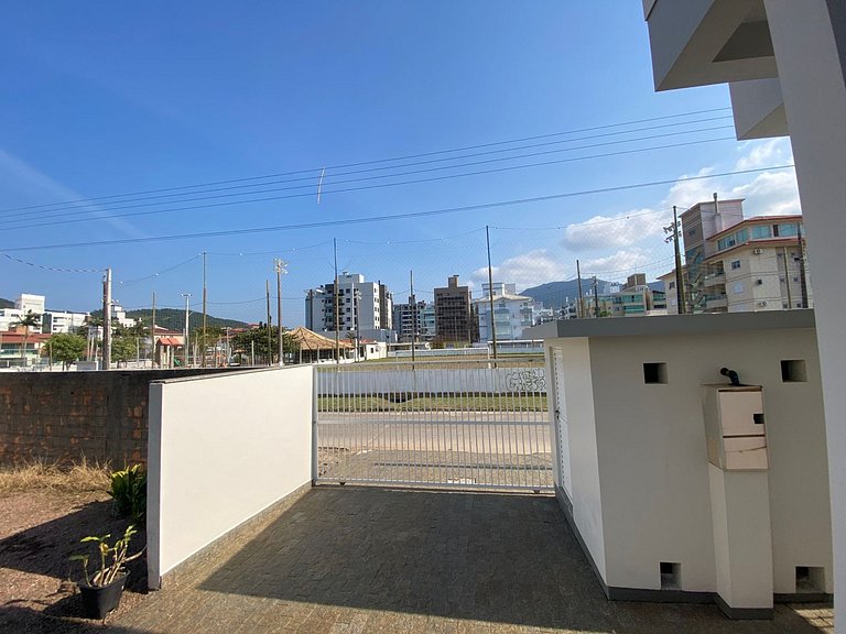 Cód 118- Apartamento á 50m do mar