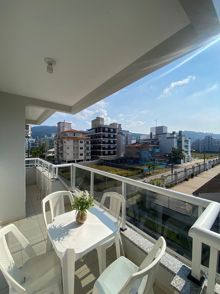 Cód 118- Apartamento á 50m do mar