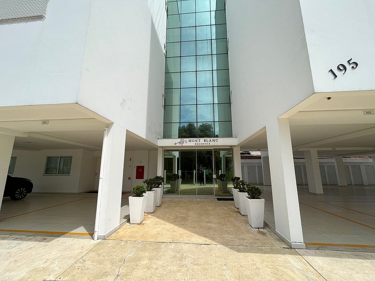 cód 125 - Apartamento amplo, a 50 metros do mar