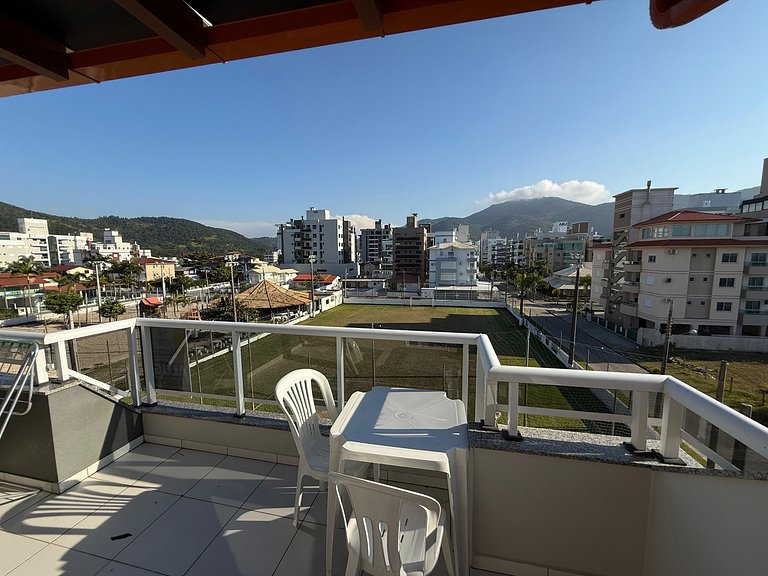 Cód 124- Cobertura com vista á 50m do mar