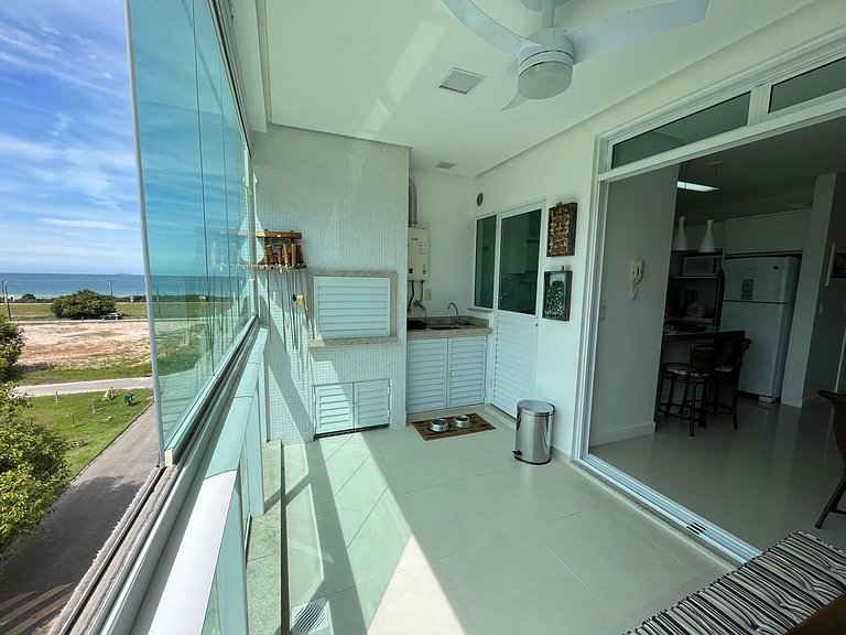 cód 125 - Apartamento amplo, a 80 metros do mar