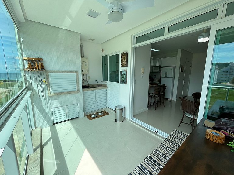 cód 125 - Apartamento amplo, a 80 metros do mar