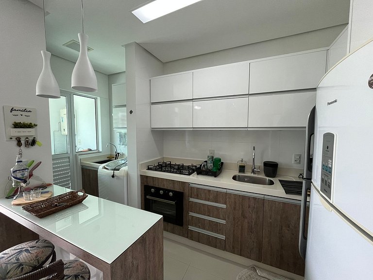 cód 125 - Apartamento amplo, a 80 metros do mar