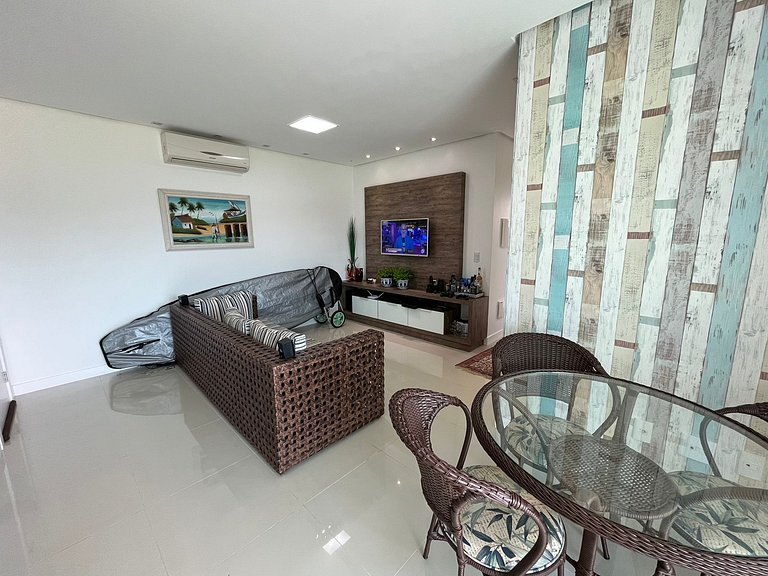 cód 125 - Apartamento amplo, a 80 metros do mar