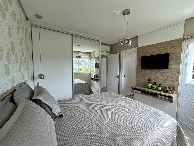 cód 125 - Apartamento amplo, a 50 metros do mar