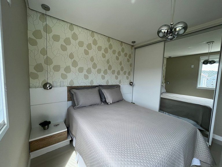 cód 125 - Apartamento amplo, a 80 metros do mar