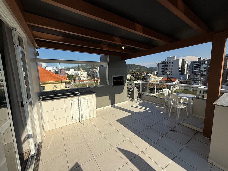 Cód 124- Cobertura com vista á 50m do mar