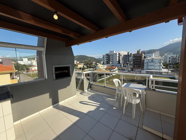 Cód 124- Cobertura com vista á 50m do mar