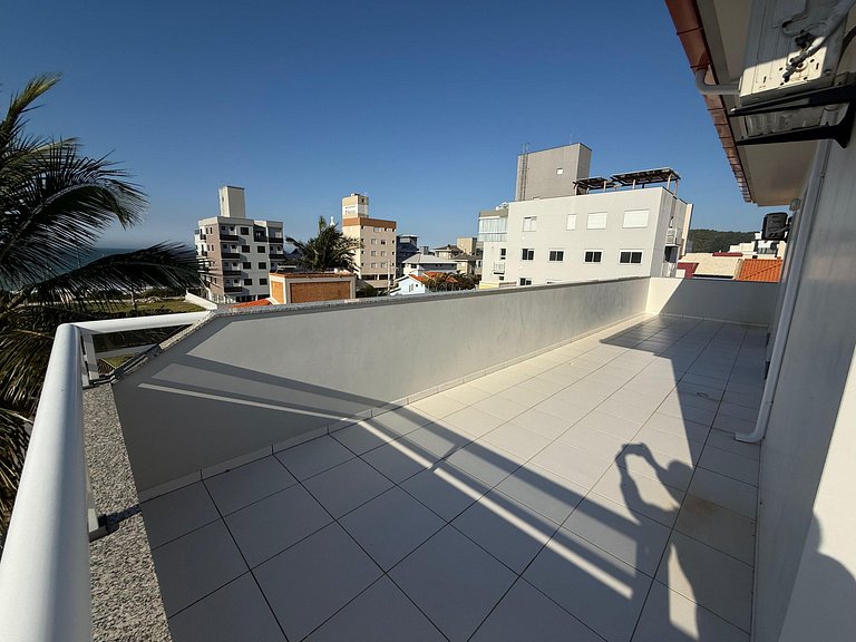 Cód 124- Cobertura com vista á 50m do mar