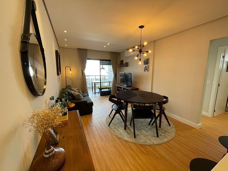 cód 130 - Excelente apartamento amplo e decorado.