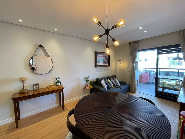 cód 130 - Excelente apartamento amplo e decorado.