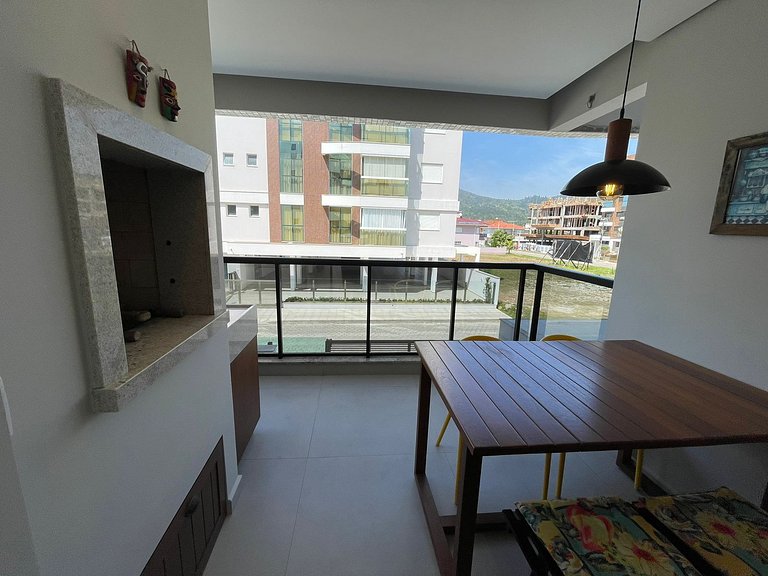 cód 130 - Excelente apartamento amplo e decorado.