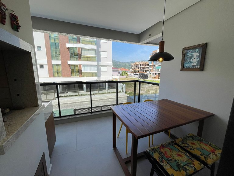 cód 130 - Excelente apartamento amplo e decorado.