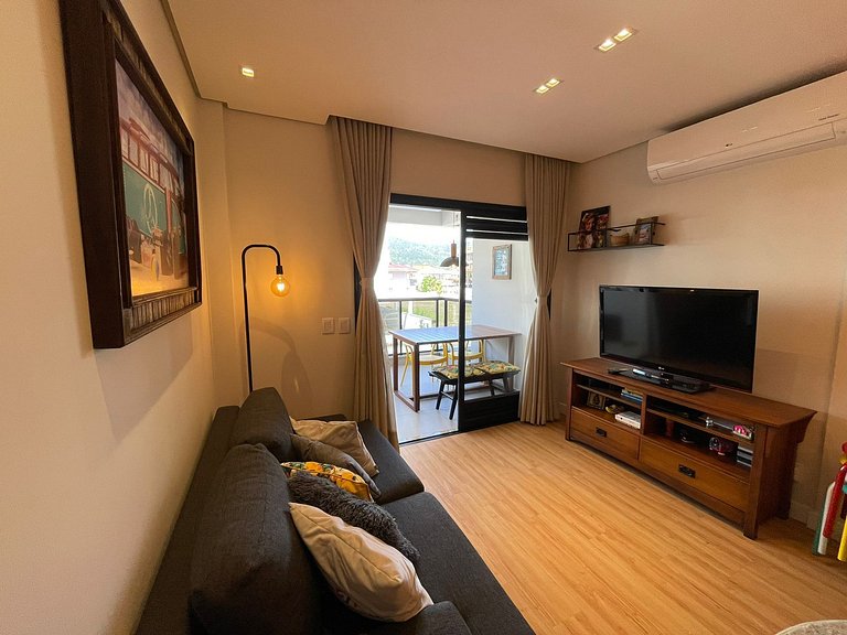 cód 130 - Excelente apartamento amplo e decorado.