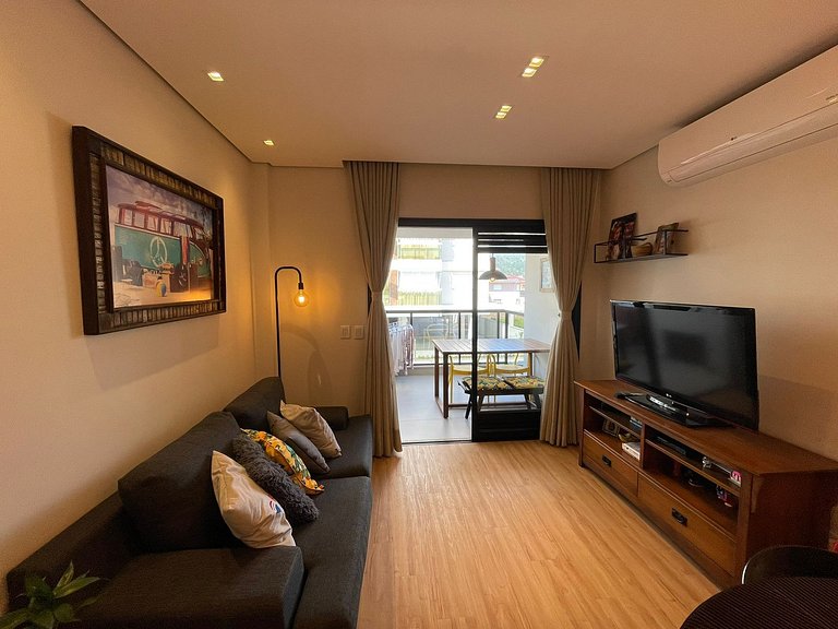 cód 130 - Excelente apartamento amplo e decorado.