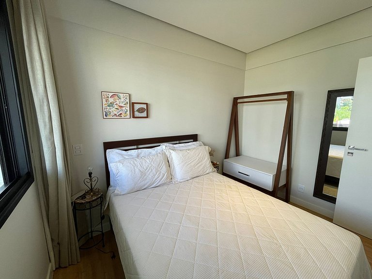 cód 130 - Excelente apartamento amplo e decorado.