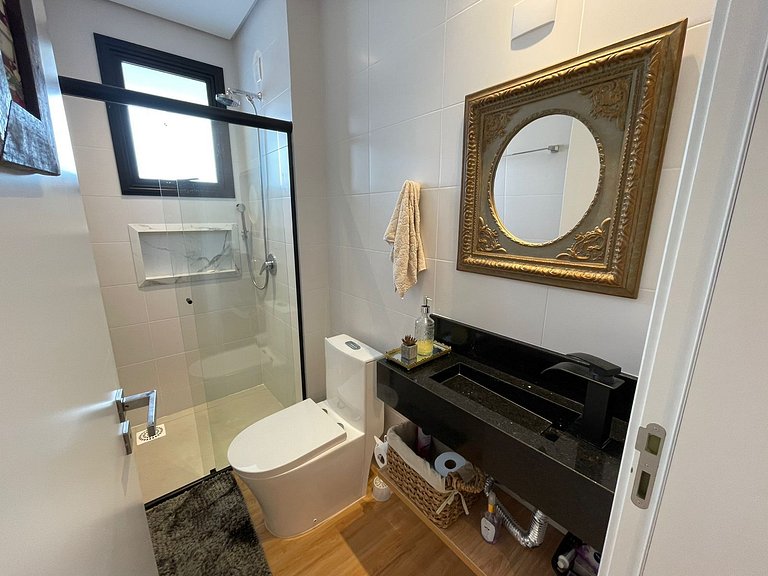 cód 130 - Excelente apartamento amplo e decorado.