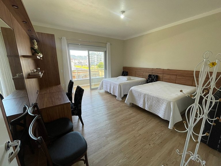 Cód 155 - Casa ampla e arejada, 280m do mar