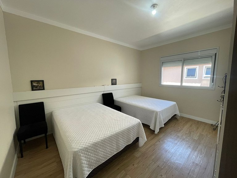 Cód 155 - Casa ampla e arejada, 280m do mar