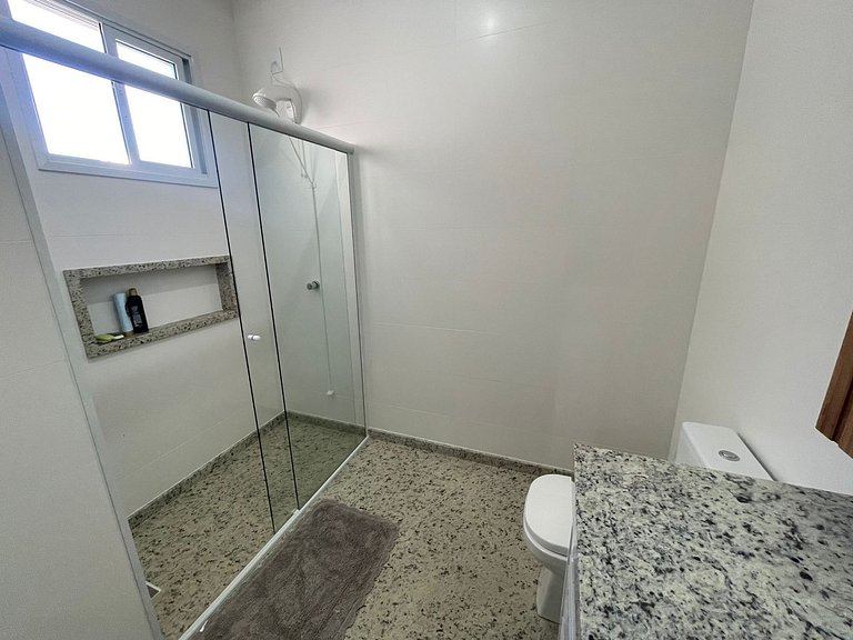 Cód 155 - Casa ampla e arejada, 280m do mar