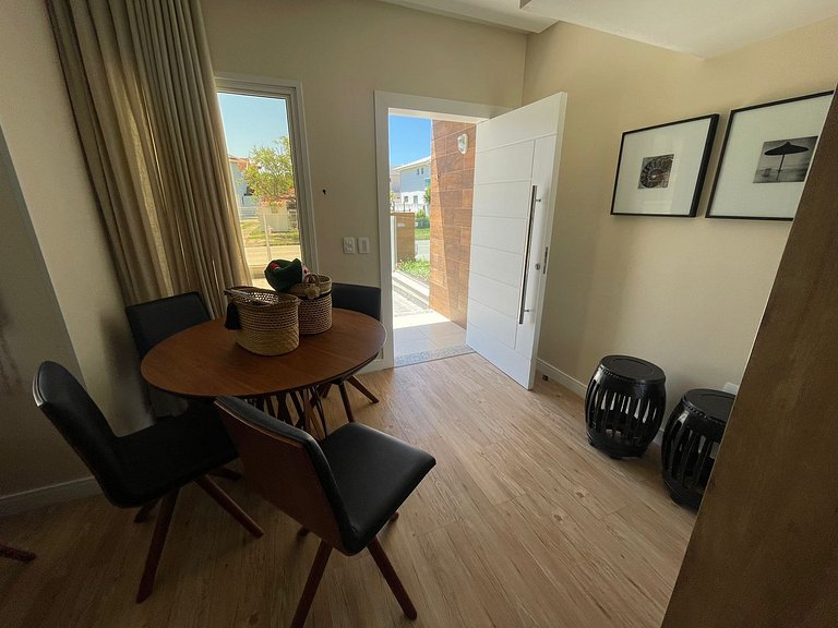 Cód 155 - Casa ampla e arejada, 280m do mar