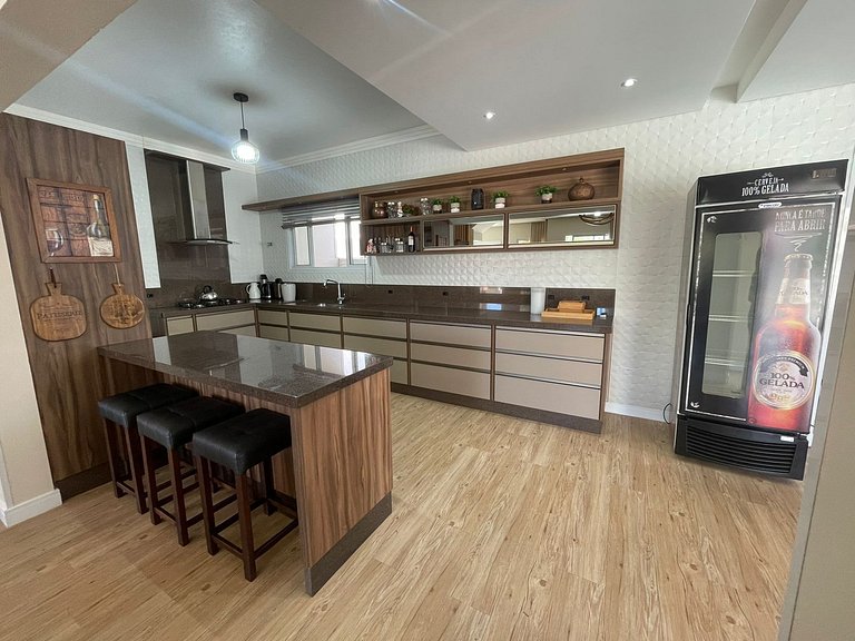 Cód 155 - Casa ampla e arejada, 280m do mar