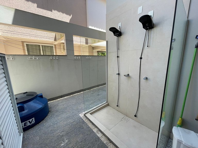 Cód 155 - Casa ampla e arejada, 280m do mar