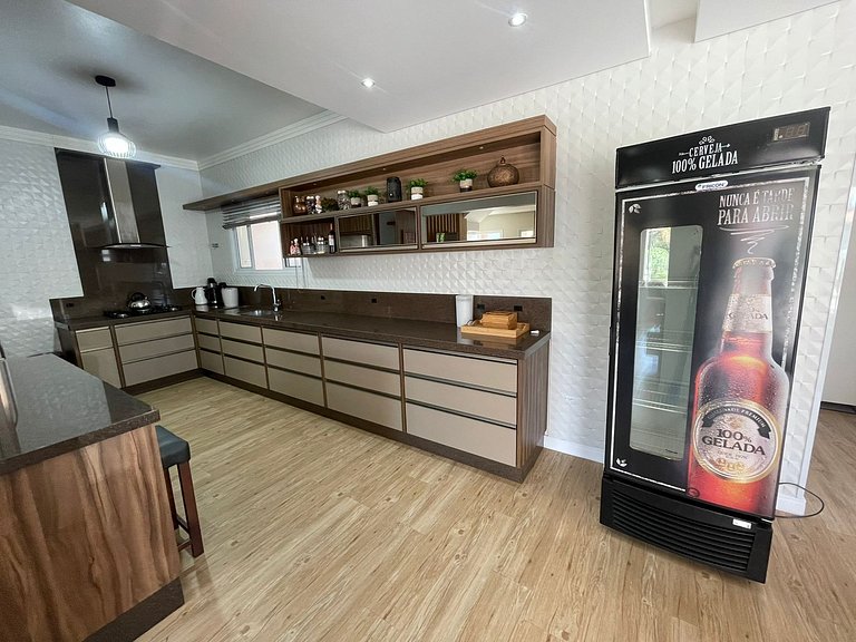 Cód 155 - Casa ampla e arejada, 280m do mar