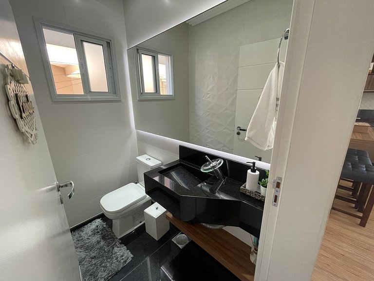 Cód 155 - Casa ampla e arejada, 280m do mar