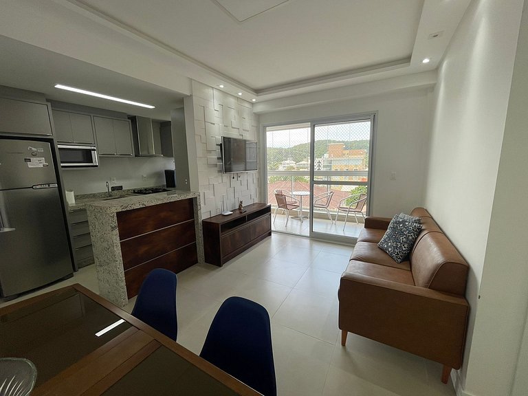 Cód 157 - Apartamento a apenas 100 metros do mar!