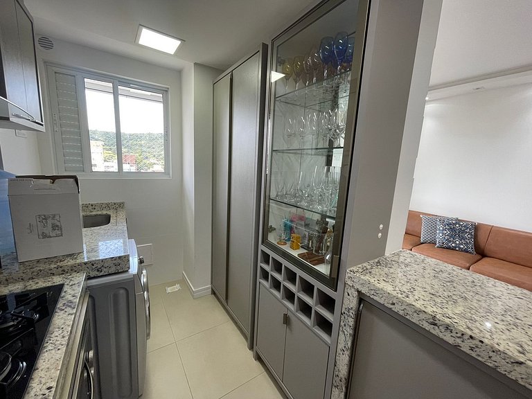Cód 157 - Apartamento a apenas 100 metros do mar!