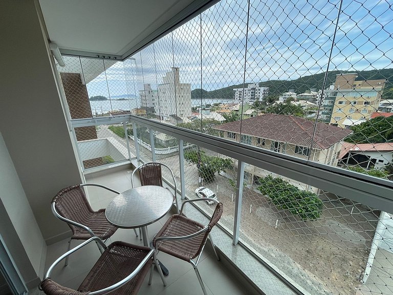 Cód 157 - Apartamento a apenas 100 metros do mar!